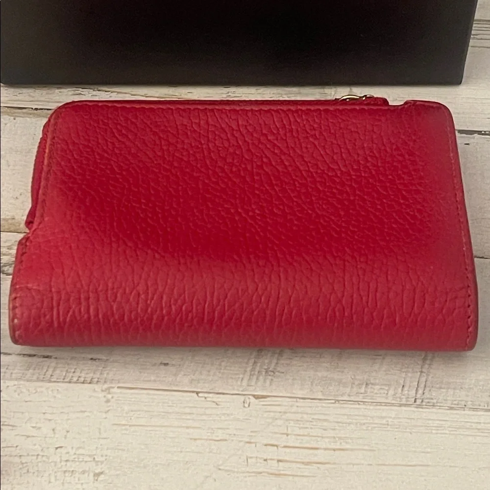 Gucci GG Marmont Red Pebbled Leather Compact Wallet.